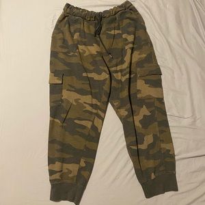 Victoria’ Secret Pink Camo Sweatpants